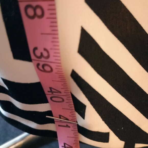 EUC: B. SMART Black & White Sze 22 Geometric Print Sleeveless Peplum Dress - Picture 5 of 5